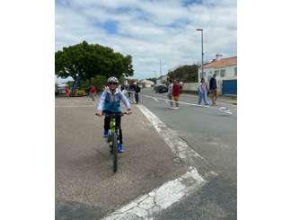 Christine en piste pour accompagner les Triathlétes 